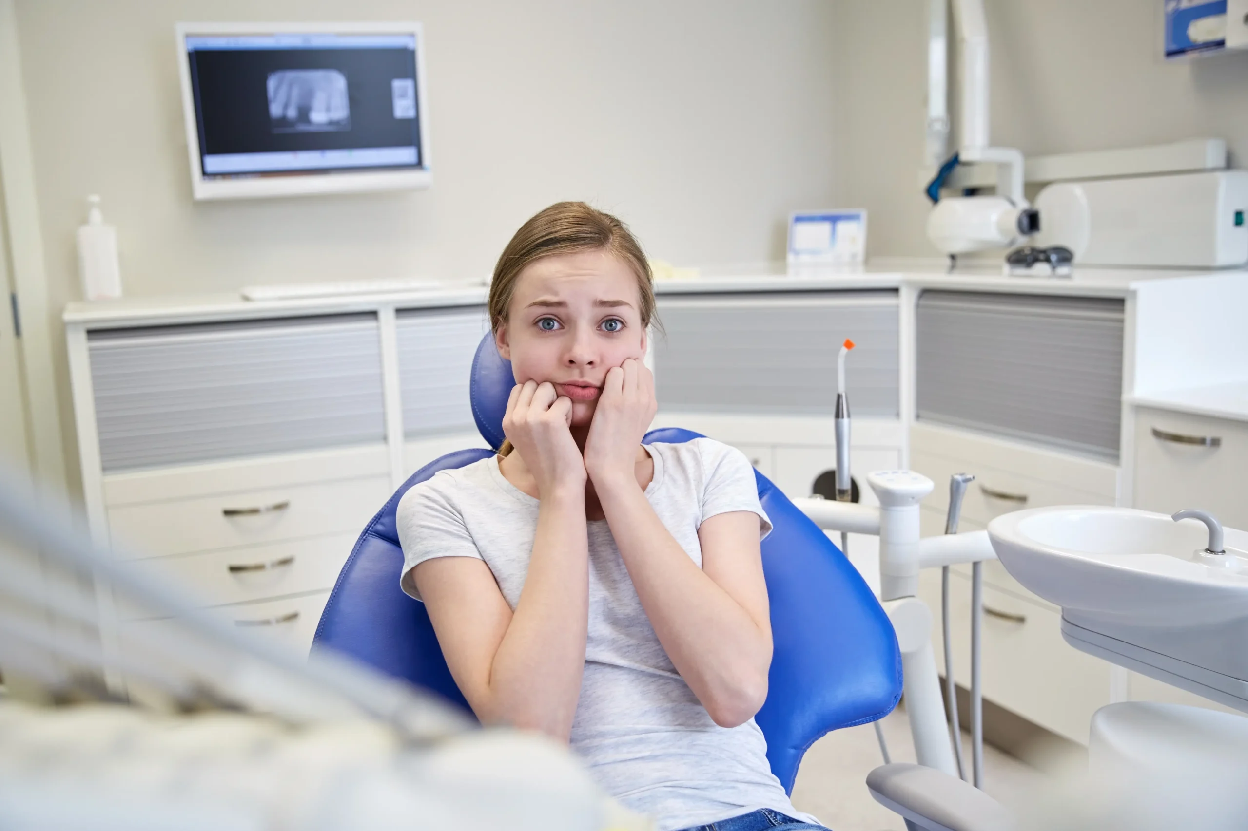Emergency dentist providing treatment for severe tooth pain in Carmichael CA